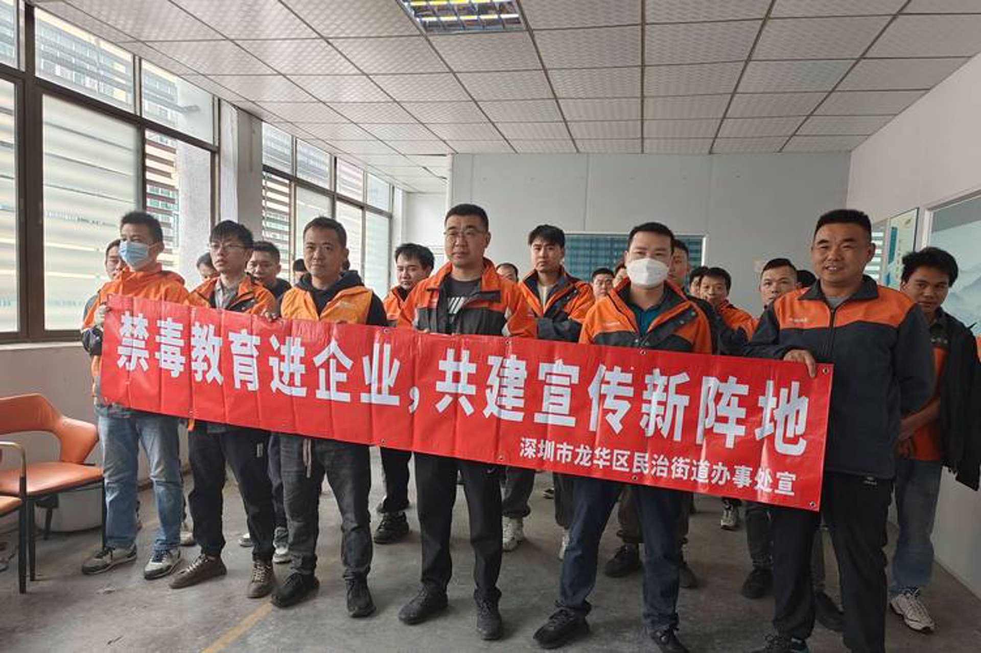 洛阳定制工作服：提升企业形象与员工认同
